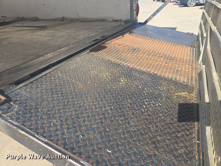 image for item DQ4611 2005 GMC W3500 box truck