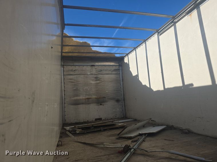 image for item DQ4611 2005 GMC W3500 box truck