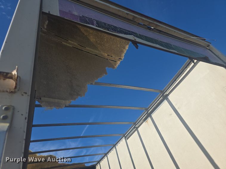 image for item DQ4611 2005 GMC W3500 box truck