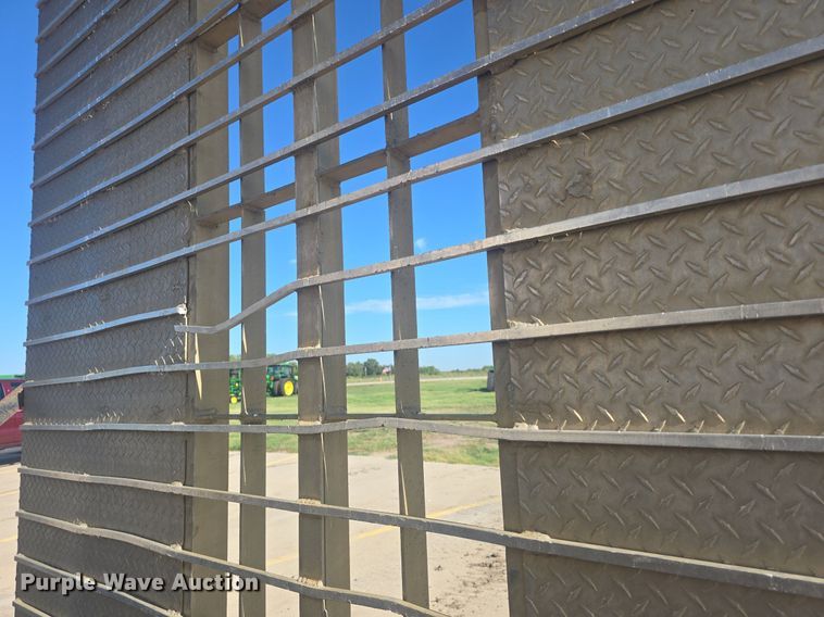 image for item DQ4611 2005 GMC W3500 box truck