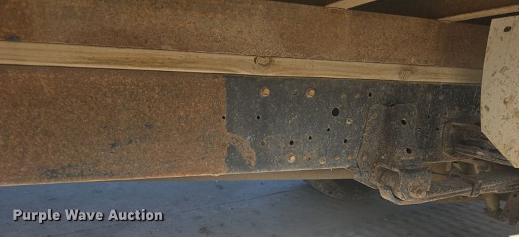 image for item DQ4611 2005 GMC W3500 box truck