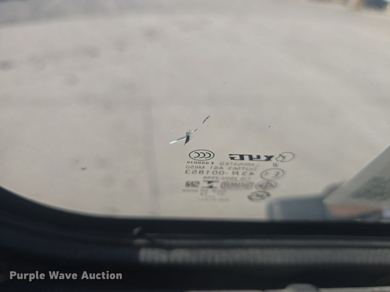 image for item DQ4611 2005 GMC W3500 box truck