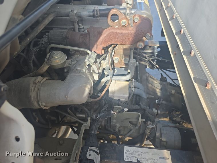 image for item DQ4611 2005 GMC W3500 box truck