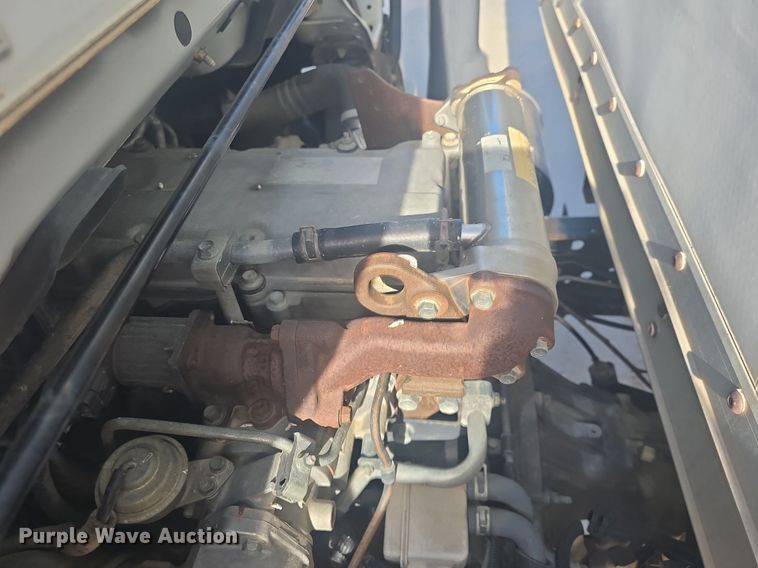 image for item DQ4611 2005 GMC W3500 box truck