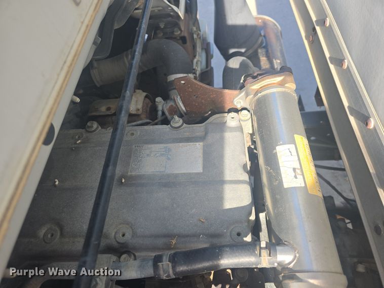 image for item DQ4611 2005 GMC W3500 box truck