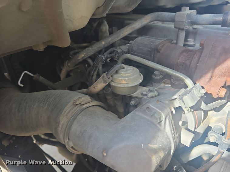 image for item DQ4611 2005 GMC W3500 box truck