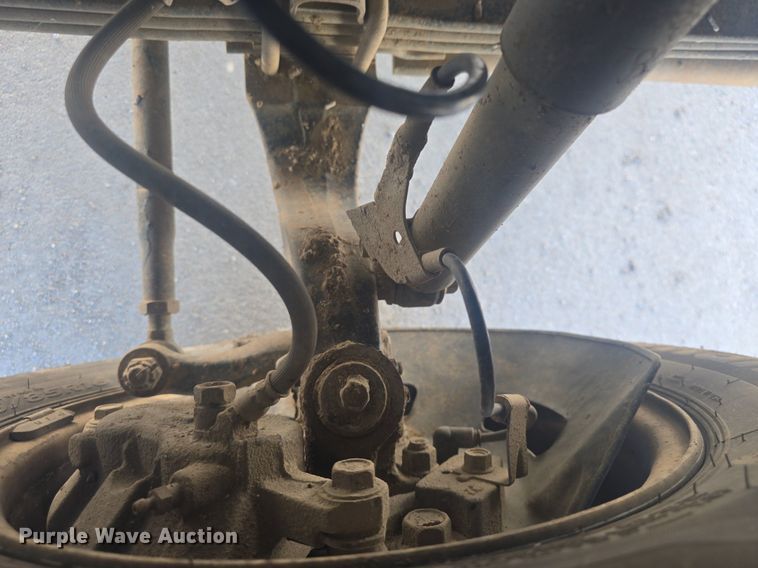 image for item DQ4611 2005 GMC W3500 box truck