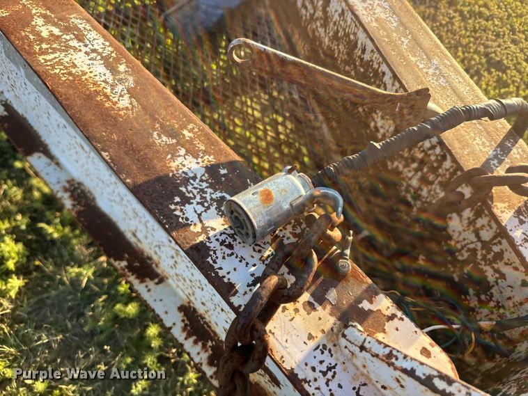 image for item DQ6835 1994 Gold Star flatbed trailer