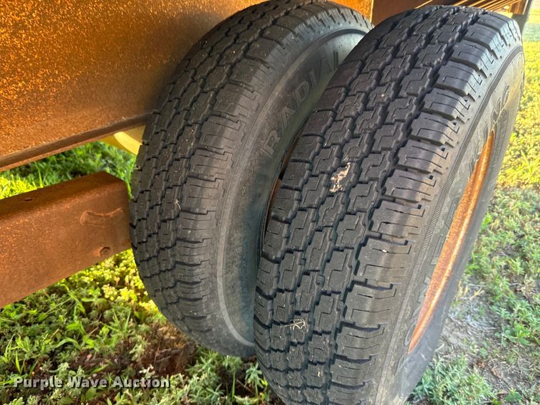 image for item DQ6835 1994 Gold Star flatbed trailer