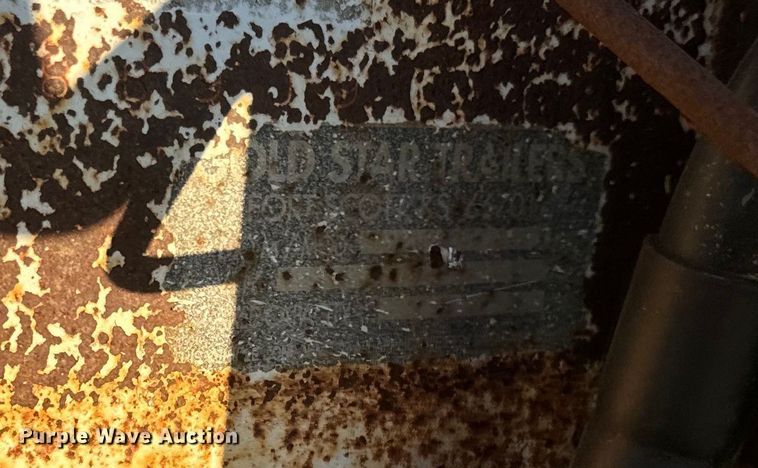 image for item DQ6835 1994 Gold Star flatbed trailer