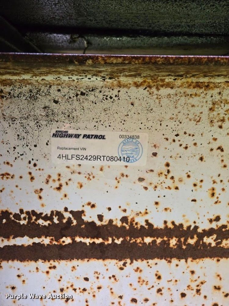 image for item DQ6835 1994 Gold Star flatbed trailer