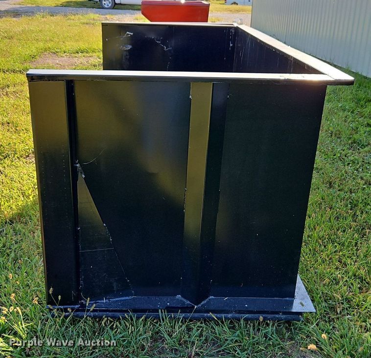 image for item DR8758 Man basket