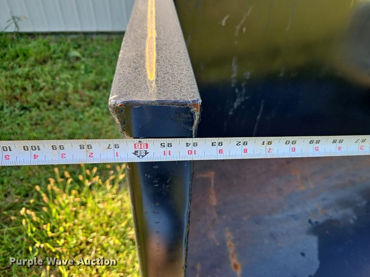 image for item DR8758 Man basket