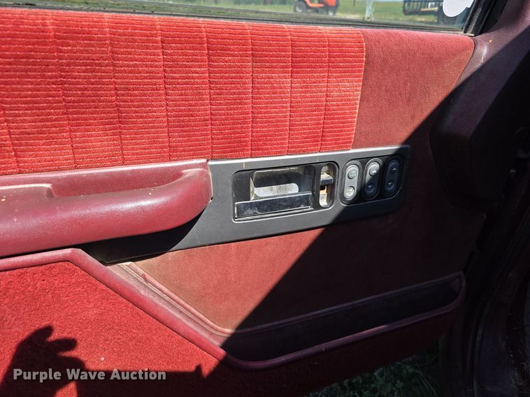 image for item DS4783 1991 Chevrolet K1500 Ext. Cab pickup truck