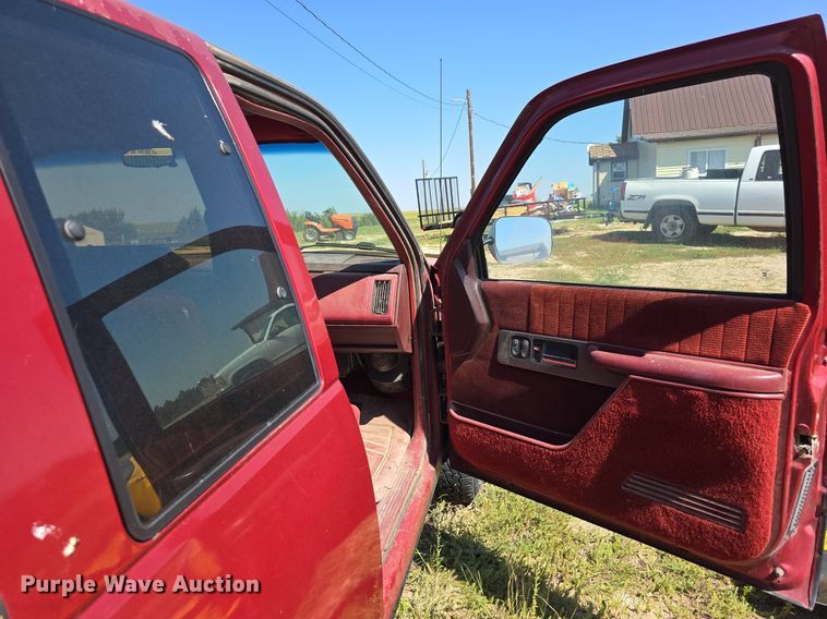 image for item DS4783 1991 Chevrolet K1500 Ext. Cab pickup truck