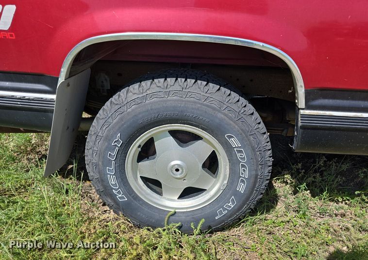 image for item DS4783 1991 Chevrolet K1500 Ext. Cab pickup truck