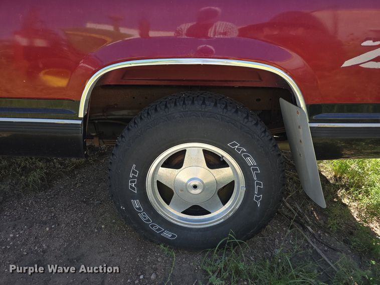 image for item DS4783 1991 Chevrolet K1500 Ext. Cab pickup truck