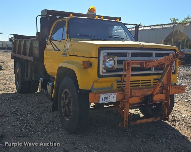 image for item DS4784 1973 GMC 6500 dump truck