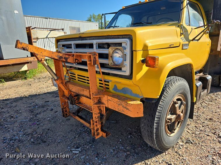 image for item DS4784 1973 GMC 6500 dump truck