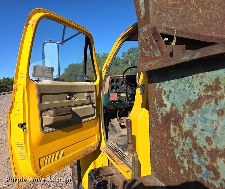 image for item DS4784 1973 GMC 6500 dump truck