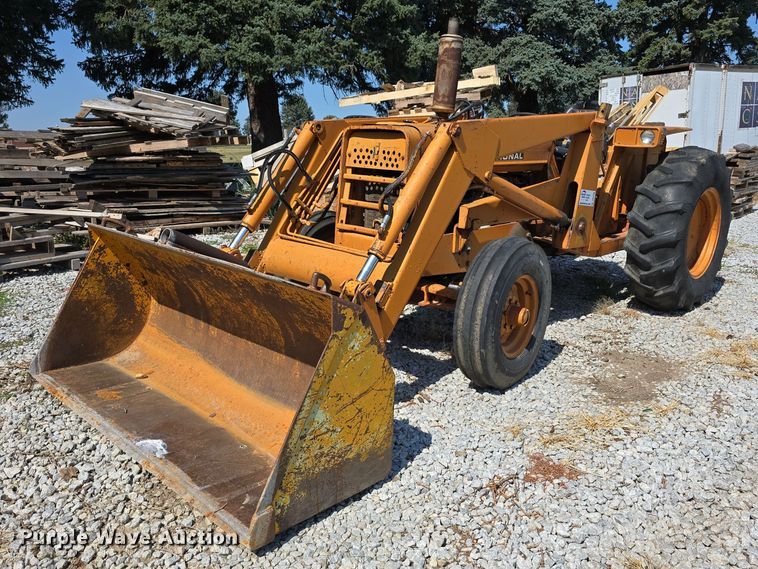 image for item DS4788 International Harvester 2510B tractor