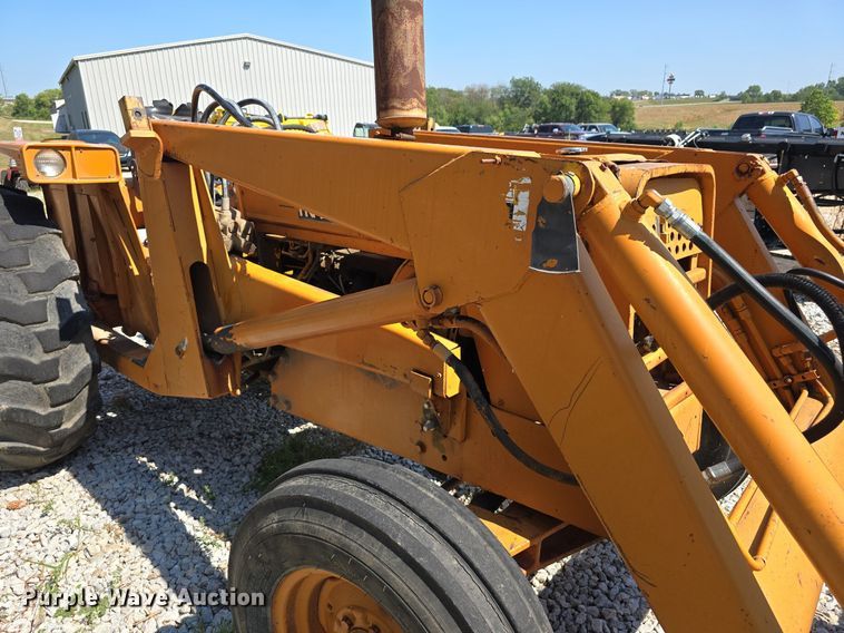 image for item DS4788 International Harvester 2510B tractor