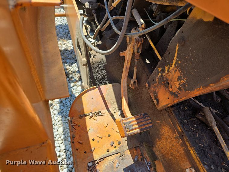 image for item DS4788 International Harvester 2510B tractor