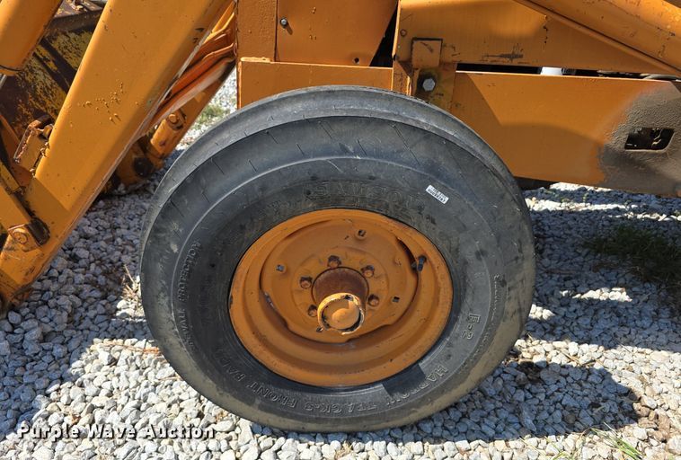 image for item DS4788 International Harvester 2510B tractor