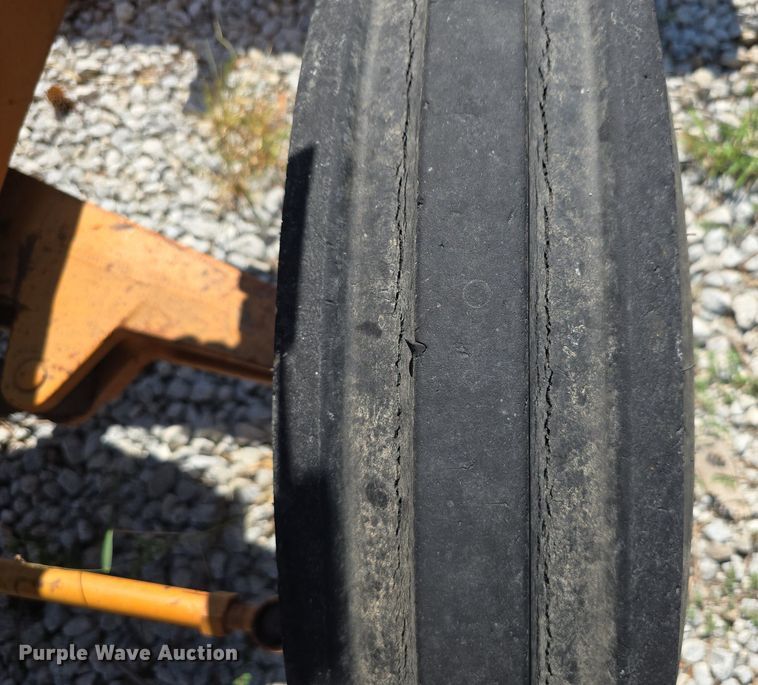 image for item DS4788 International Harvester 2510B tractor