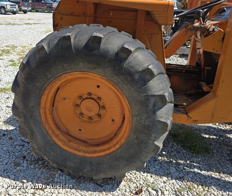 image for item DS4788 International Harvester 2510B tractor