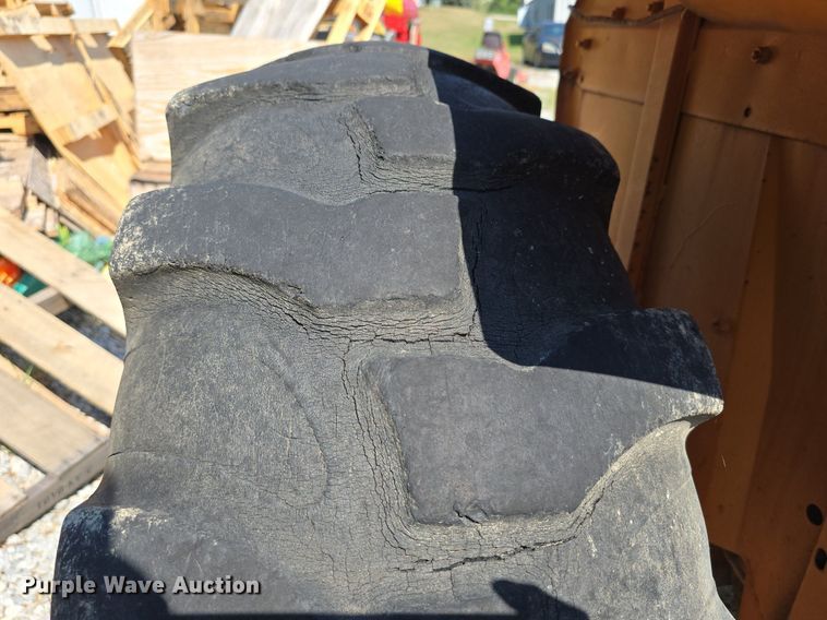 image for item DS4788 International Harvester 2510B tractor