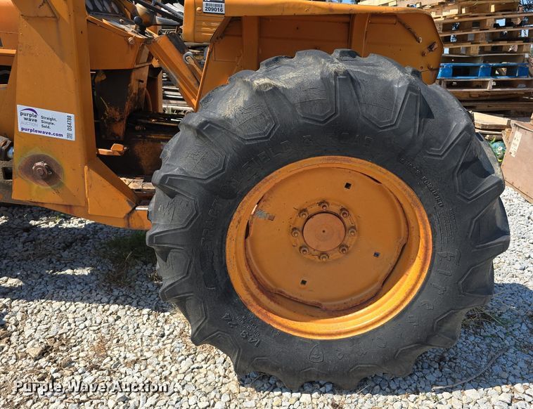 image for item DS4788 International Harvester 2510B tractor