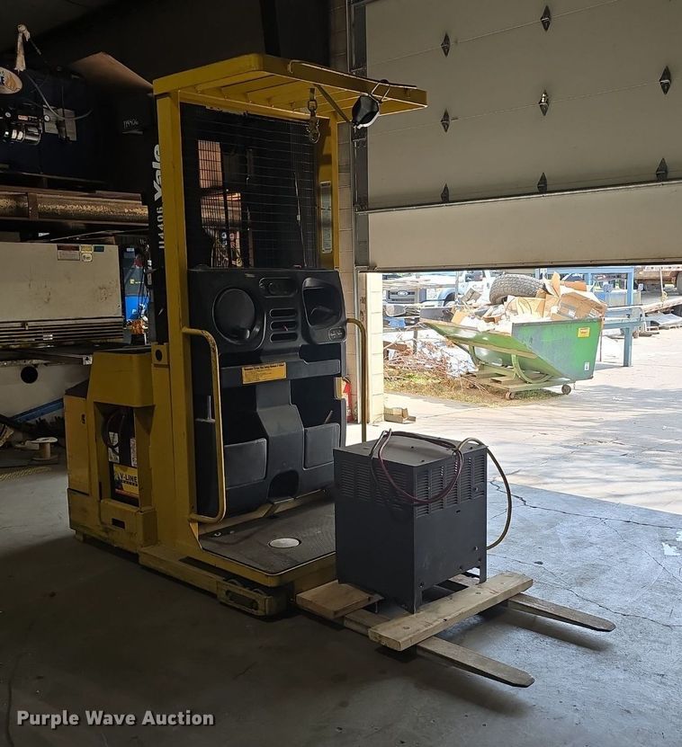 image for item DS4838 Yale 0S030EBN24TE089 order picker