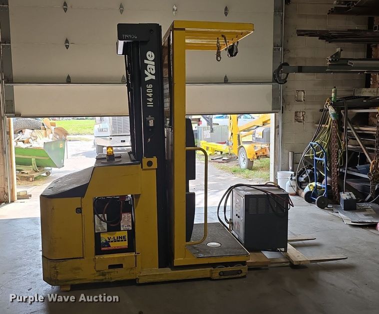 image for item DS4838 Yale 0S030EBN24TE089 order picker