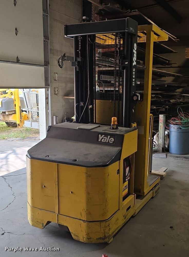 image for item DS4838 Yale 0S030EBN24TE089 order picker