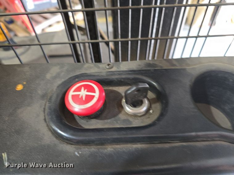 image for item DS4838 Yale 0S030EBN24TE089 order picker