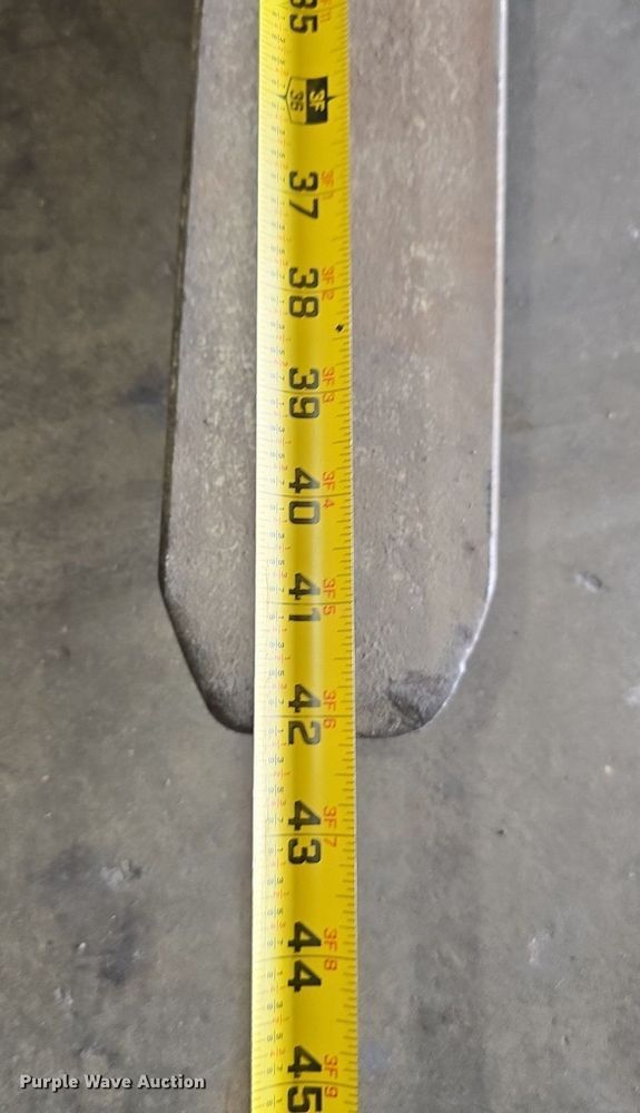 image for item DS4838 Yale 0S030EBN24TE089 order picker