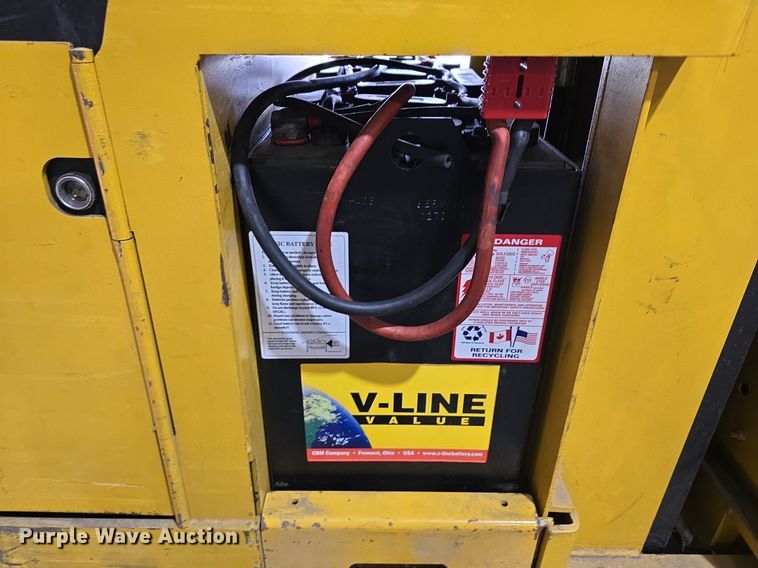 image for item DS4838 Yale 0S030EBN24TE089 order picker