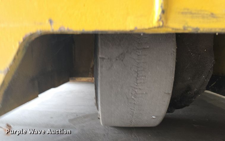 image for item DS4838 Yale 0S030EBN24TE089 order picker