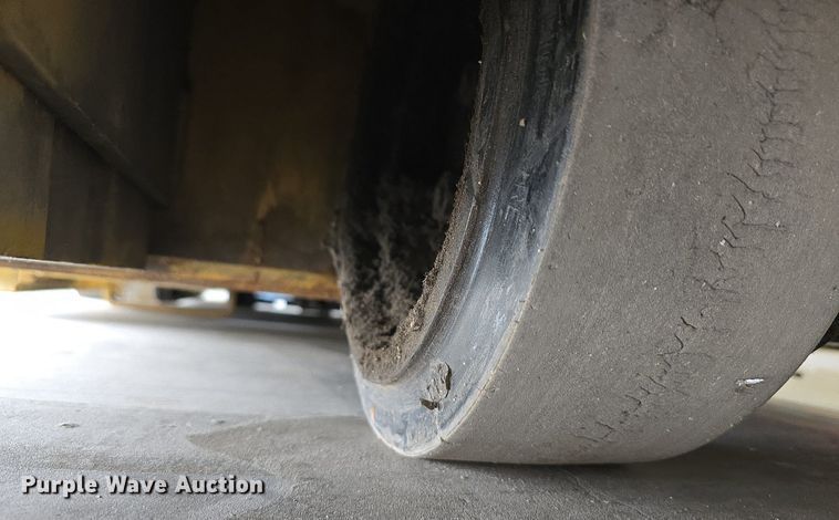 image for item DS4838 Yale 0S030EBN24TE089 order picker