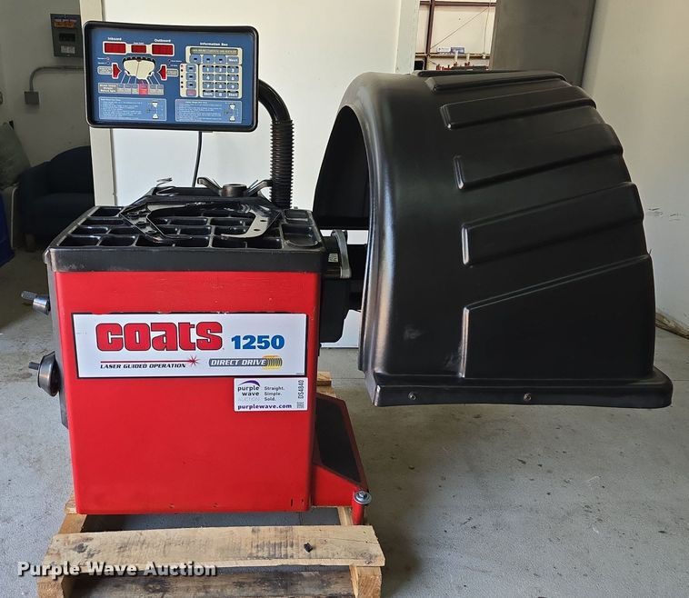 image for item DS4840 Coats 1250 Direct Drive tire balancer