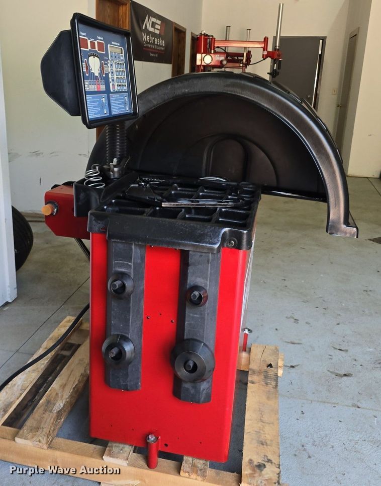 image for item DS4840 Coats 1250 Direct Drive tire balancer