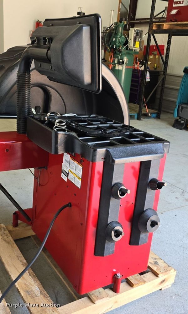 image for item DS4840 Coats 1250 Direct Drive tire balancer