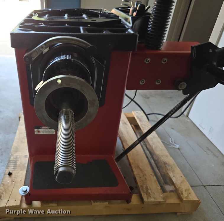 image for item DS4840 Coats 1250 Direct Drive tire balancer