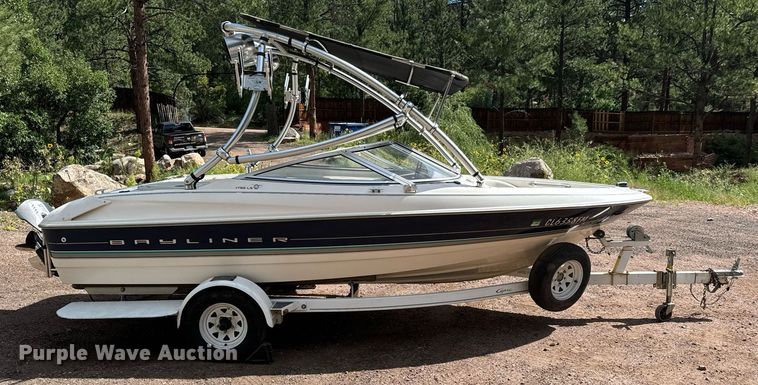 image for item DS7547 1997 Bayliner 1750LS  boat
