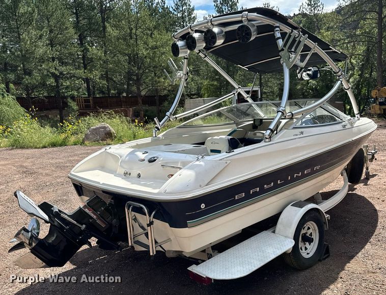 image for item DS7547 1997 Bayliner 1750LS  boat