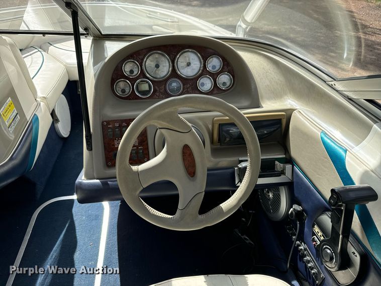 image for item DS7547 1997 Bayliner 1750LS  boat