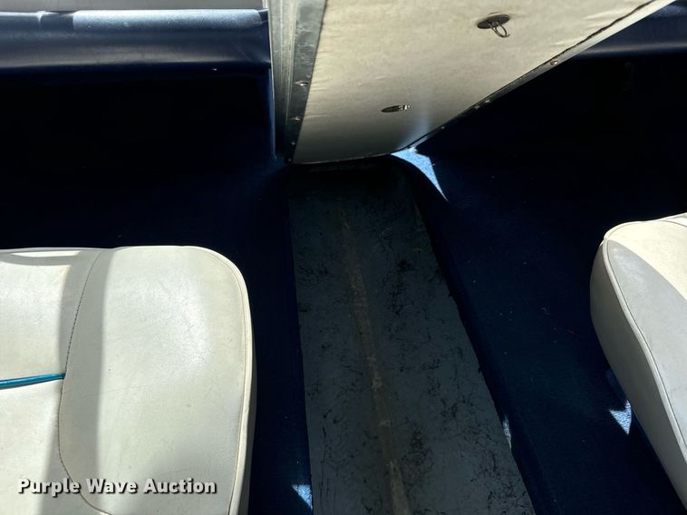 image for item DS7547 1997 Bayliner 1750LS  boat