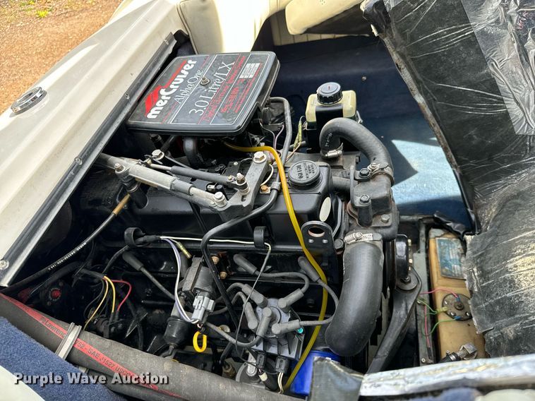 image for item DS7547 1997 Bayliner 1750LS  boat