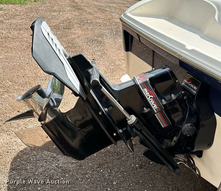 image for item DS7547 1997 Bayliner 1750LS  boat